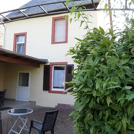 Ferienwohnungen Und Gaestezimmer Peter Busch Bernkastel-Kues Exterior photo